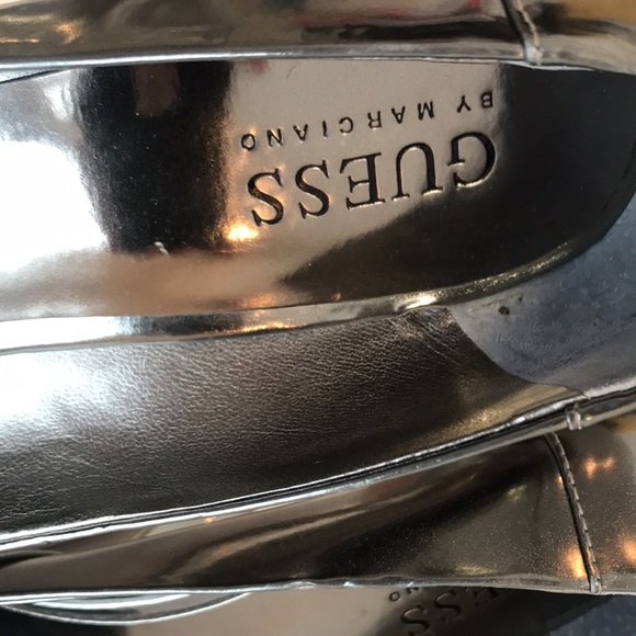 Guess by Marciano. Peep toe, cut out pump. Never worn. - Picture 5 of 7